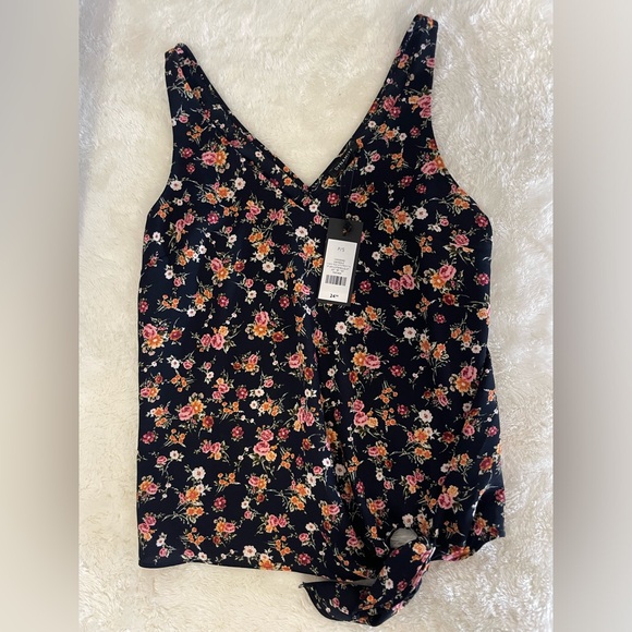 Dynamite Floral Top - Picture 1 of 1